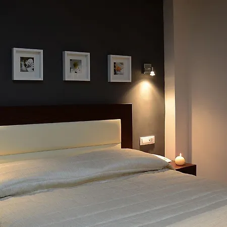 Amphitryon Boutique Готель