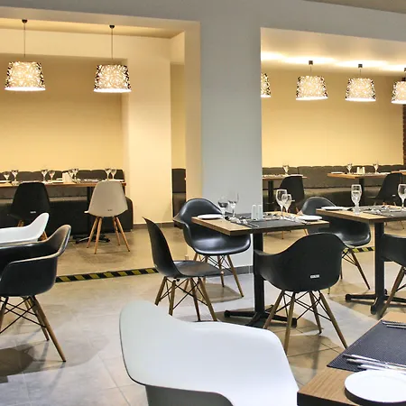 Amphitryon Boutique Готель