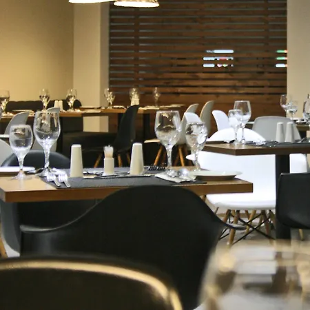 Готель Amphitryon