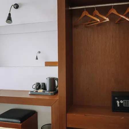 Amphitryon Готель Rhodes City