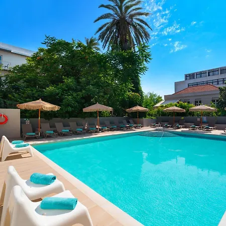 Готель Amphitryon